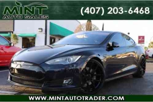 Tesla Model S w/PANORAMIC ROOF 4dr (2014)