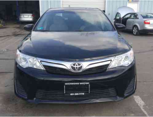 Toyota Camry LE Sedan 4-Door (2014)