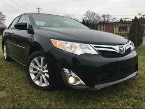 Toyota Camry XLE Sedan 4-Door (2014)