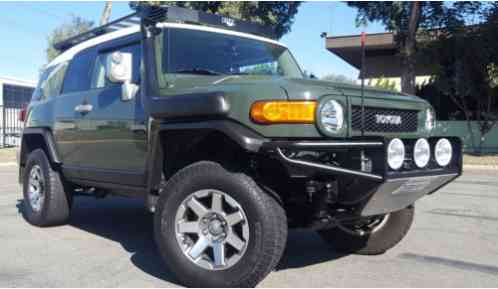 Toyota FJ Cruiser Base 4x4 4dr SUV (2014)