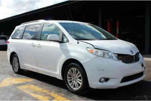 Toyota Sienna Limited 7 Passenger (2014)