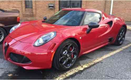 Alfa Romeo 4C LAUNCH EDITION Coupe (2015)