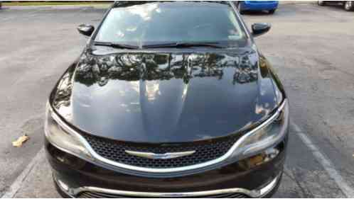 Chrysler 200 S Sedan 4-Door (2015)