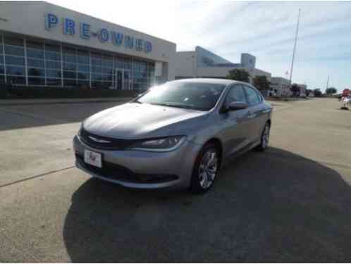 Chrysler 200 Series S (2015)