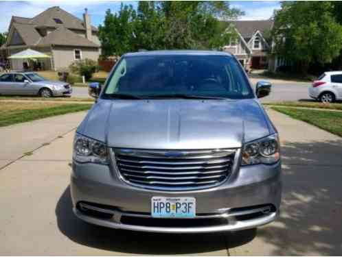 Chrysler Town & Country Touring L (2015)