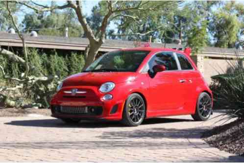 Fiat 500 Abarth Hatchback 2-Door (2015)