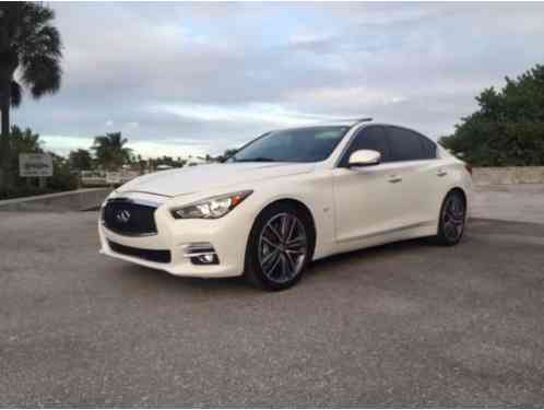 Infiniti Q50 (2015)