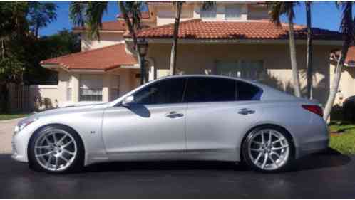 Infiniti Q50 Premium Sedan 4-Door (2015)