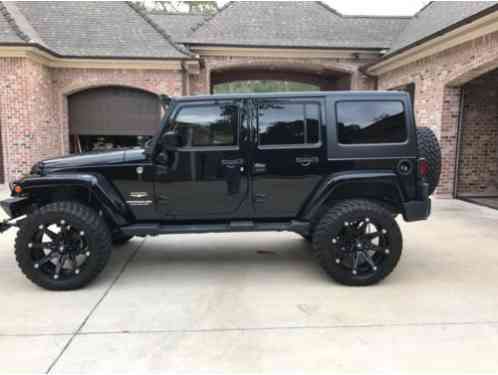 Jeep Wrangler SAHARA UNLIMITTED (2015)