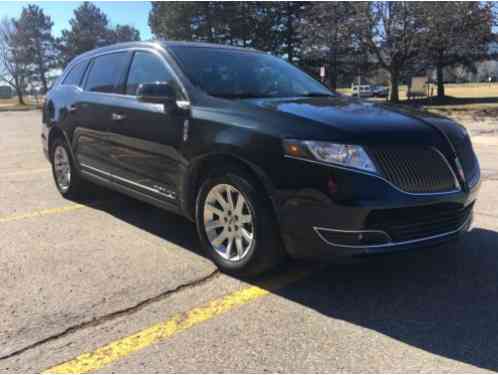 Lincoln MKT (2015)