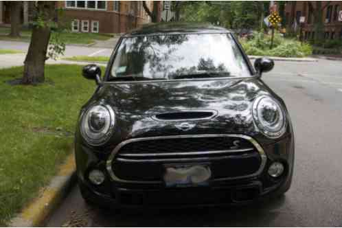 Mini Cooper S 2-Door Hatchback (2015)