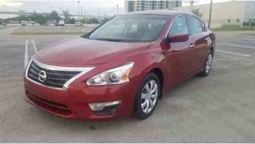 Nissan Altima S Sedan 4-Door (2015)