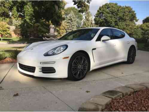 Porsche Panamera 4 Hatchback 4-Door (2015)