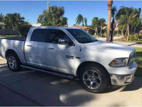 Ram 1500 Laramie Crew Cab Pickup (2015)