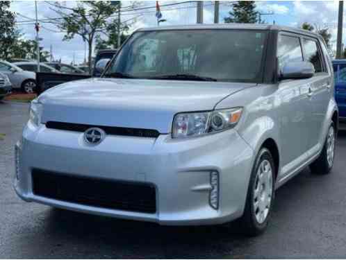 Scion xB Base 4dr Wagon 4A (2015)