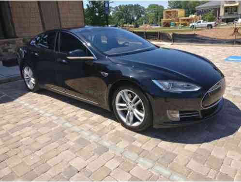 Tesla Model S 70D (2015)