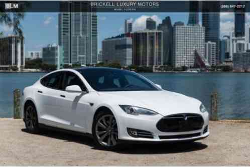 Tesla Model S 85D (2015)