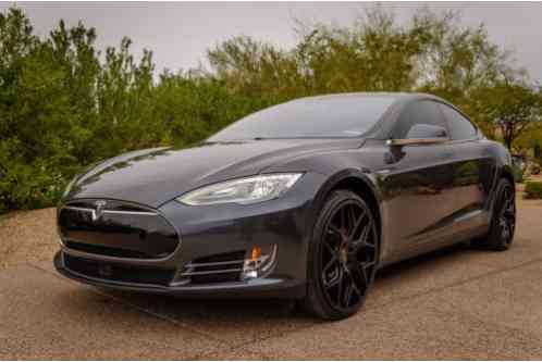 Tesla Model S P85D (2015)