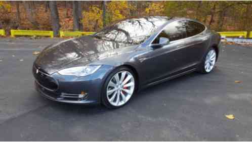 Tesla Model S P85D (2015)