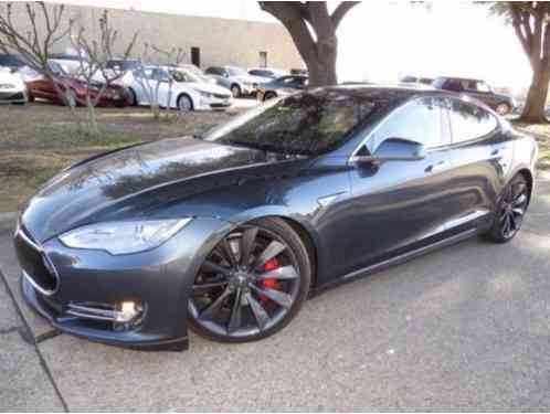 2015 Tesla Model S - P85D Performance Tech AutoPilot P85D Sedan 4-Door