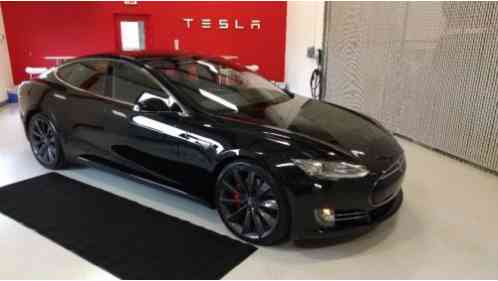 Tesla Model S P90D (2015)