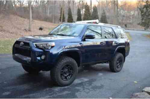 2015 Toyota 4Runner SR5 Sport Utility 4-Door