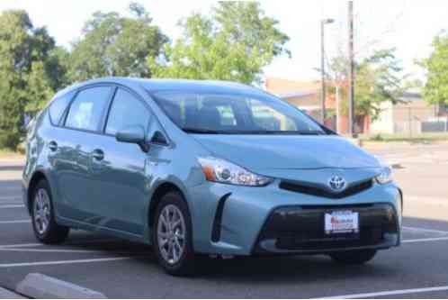 Toyota Prius V (2015)