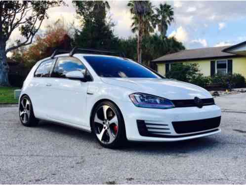 Volkswagen Golf S w/ Performance (2015)