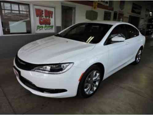 Chrysler 200 Series 4dr Sdn S FWD (2016)