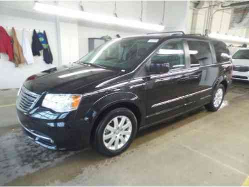 Chrysler Town & Country Touring (2016)