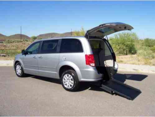 Dodge Grand Caravan SE (2016)