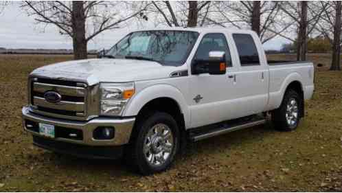 Ford F-250 Lariat Crew Cab Pickup (2016)