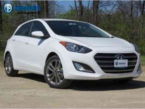 Hyundai Elantra Base (2016)