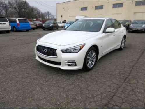 Infiniti Q50 3. 0 TURBO PREMIUM (2016)