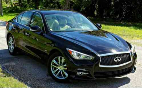 Infiniti Q50 Premium Sedan 4-Door (2016)