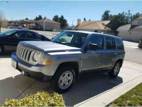 Jeep Patriot Latitude Sport Utility (2016)