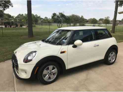 2016 Mini Cooper Pepper Hatchback 2-Door