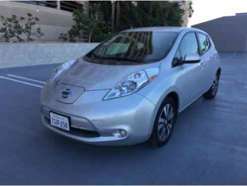 Nissan Leaf SL Hatchback 4-Door (2016)