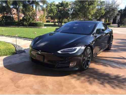 Tesla Model S (2016)