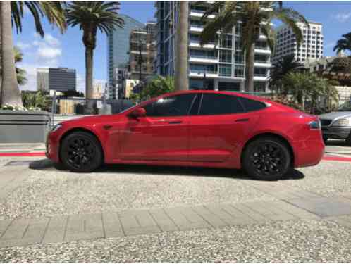 Tesla Model S Sedan (2016)