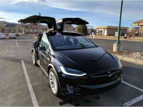 Tesla Model X (2016)