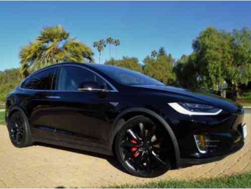 Tesla Model X (2016)