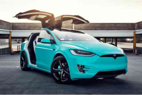 Tesla Model X 4-Door (2016)