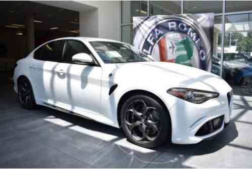 Alfa Romeo Giulia Quadrifoglio (2017)