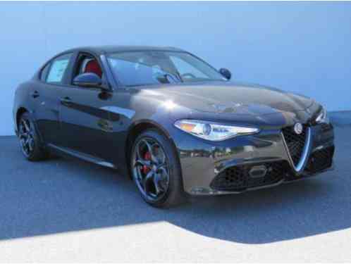 Alfa Romeo Giulia Ti AWD 4dr Sedan (2017)