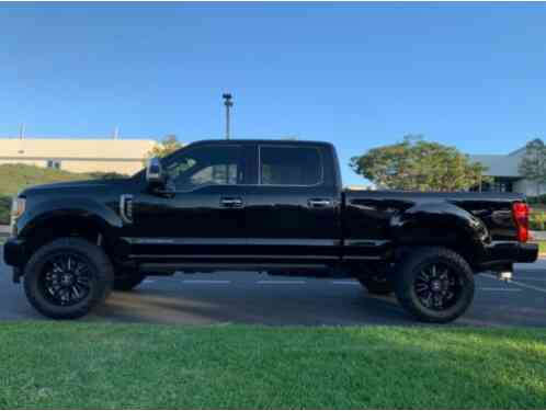 Ford F-250 Platinum 4x4 6. 7L (2017)