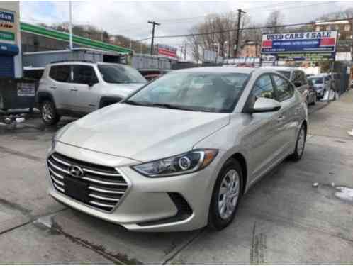 Hyundai Elantra SE 4dr Sedan 6A (2017)