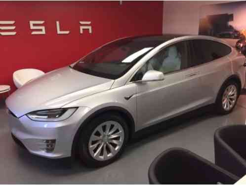 Tesla Model X Full Self Driving (2017)