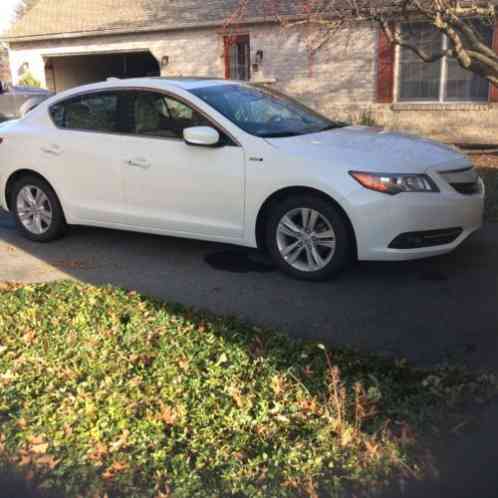 Acura ILX Hybrid (2014)