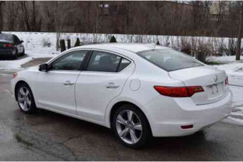 Acura ILX (2013)